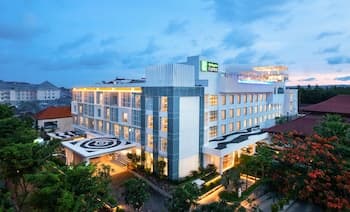 Holiday Inn Express Baruna Bali - Main