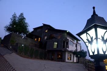 Woodsmoke Resort and Spa - Main
