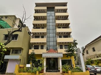 Hotel Supreme - Main