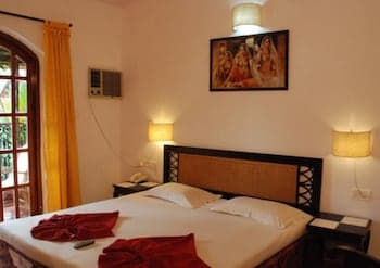 Capital O 322 Sea Breeze Candolim Hotel - Main