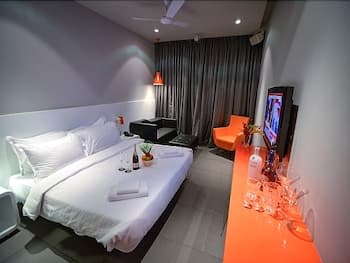 Sinq Party Resort - Main