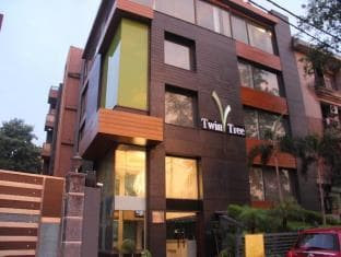Twin Tree - Main