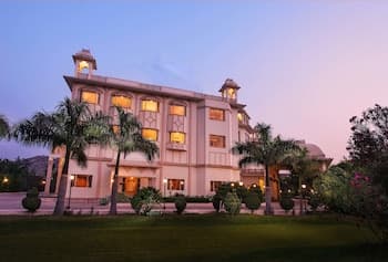 Kk Royal Hotel and Convention Centre - Main