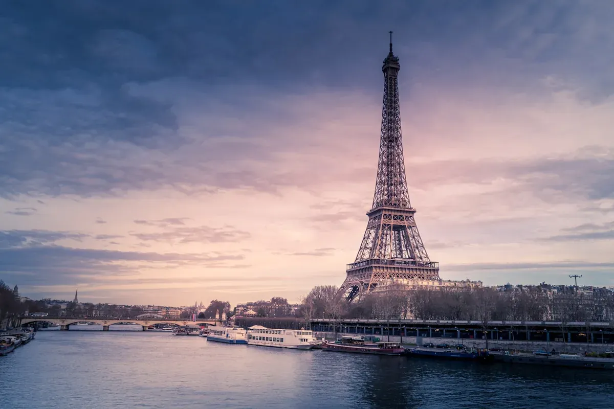 Tours in Paris